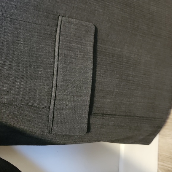 Grey large two button suit jacket - Picture 3 of 6